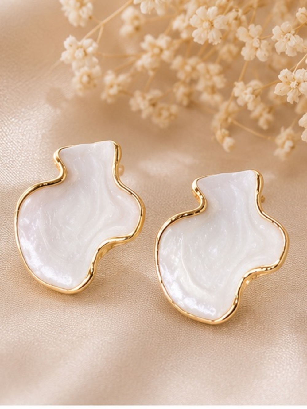 Pearl Inspired Stud Earrings – Stainless Steel